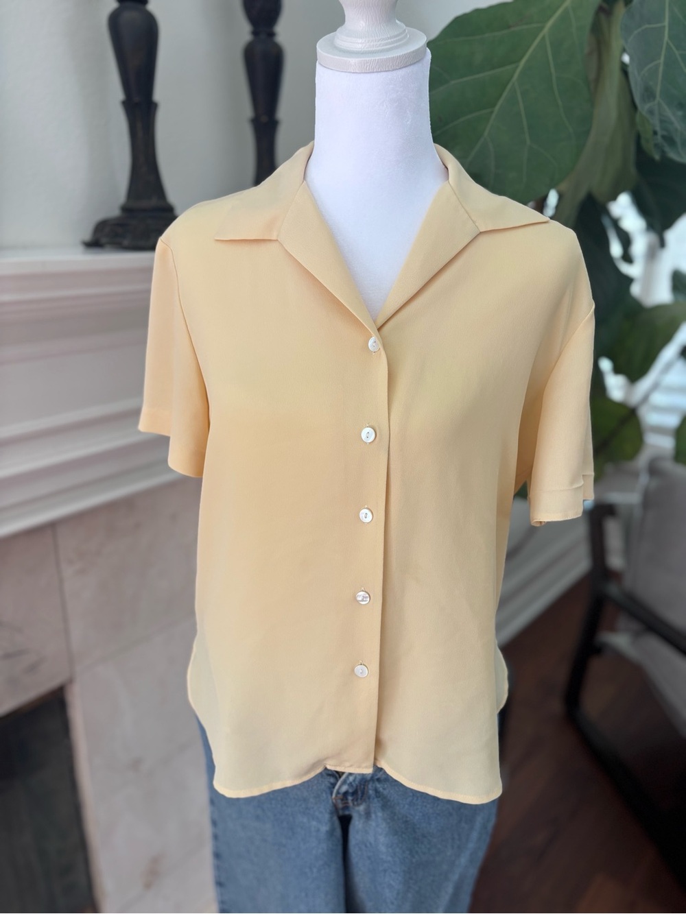 Vintage Butter Yellow Short Sleeve Button-Up Blouse